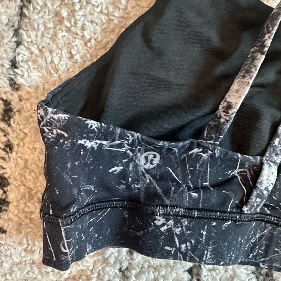 Lululemon size 8 energy bra - Picture 3 of 3